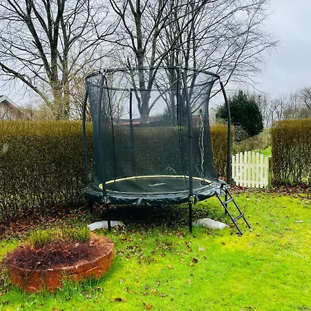 Vila And Cozy Family House At Center *