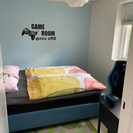 And Cozy Family House At Center Vila *