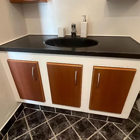 And Cozy Family House At Center Vila